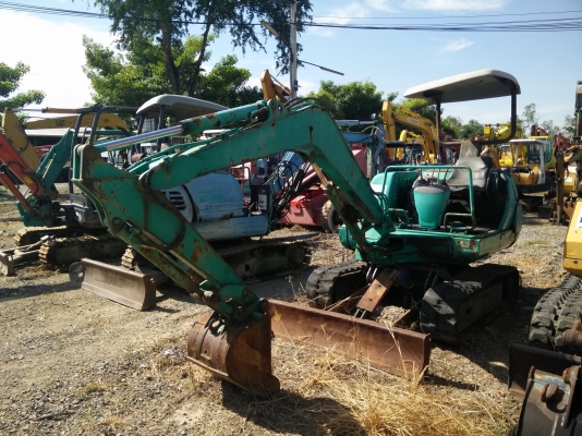 ลดราคากันทั้งร้าน KOMATSU PC20-7E เก่านอกตามสภาพ ขายลดกันไปเลย