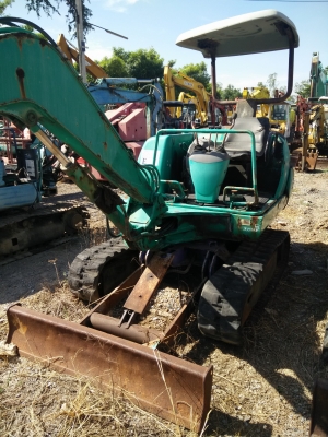 ลดราคากันทั้งร้าน KOMATSU PC20-7E เก่านอกตามสภาพ ขายลดกันไปเลย