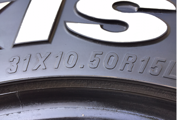 ยาง Mud Maxxis 31 10.5 R15 ปี16 ดอกเต็ม เนื้อนิ่มๆ ไม่มีปะ ราคาไม่แพง