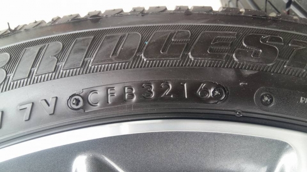 ขายล้อแม็กป้ายแดง honda jazz 16" ยางปี16 สนใจติดต่อ ตาเล็ก ล้อและยางครับ 081-3747940