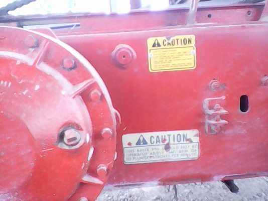 ขายตามสภาพเครื่องอัดฟางแมคซี124  ป้ายเหลือง  ใช้งานปกติ