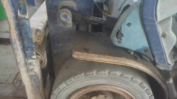 รถฟอร์คลิฟต์ KOMATSU , FD30JC - 12 / 3 ตัน. สนใจติดต่อ 081 - 6079515 รถฟอร์คลิฟต์ KOMATSU , FD30JC - 12 / 3 ตัน. สนใจติดต่อ 081 - 6079515
