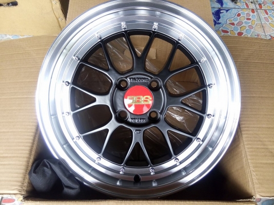 BBS LM แม็กใหม่ขอบ 15 กว้าง 7 ใส่รถ 4 รู 100 BBS LM แม็กใหม่ขอบ 15 กว้าง 7 ใส่รถ 4 รู 100