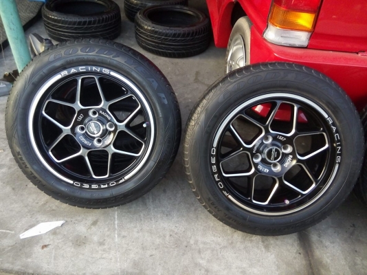 ล้อเวล 15 กว้าง 7 สภาพสวยใส ไร้ตำหนิ พร้อมยาง ล้อเวล 15 กว้าง 7 สภาพสวยใส ไร้ตำหนิ พร้อมยาง