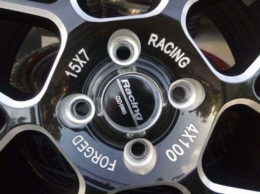 ล้อเวล 15 กว้าง 7 สภาพสวยใส ไร้ตำหนิ พร้อมยาง ล้อเวล 15 กว้าง 7 สภาพสวยใส ไร้ตำหนิ พร้อมยาง