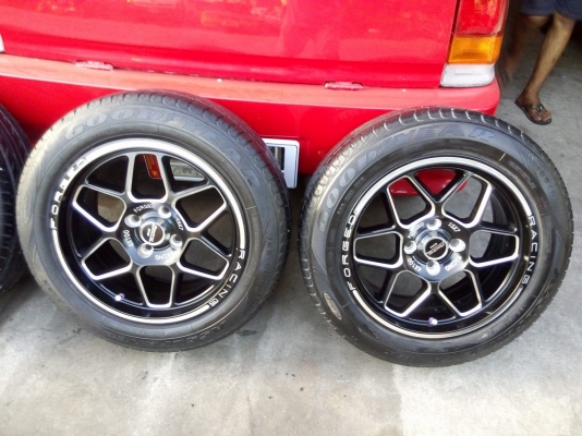 ล้อเวล 15 กว้าง 7 สภาพสวยใส ไร้ตำหนิ พร้อมยาง ล้อเวล 15 กว้าง 7 สภาพสวยใส ไร้ตำหนิ พร้อมยาง