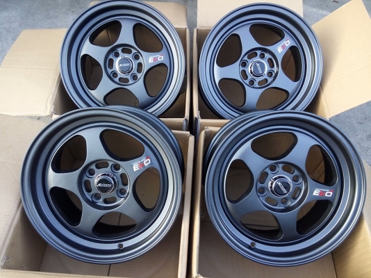 แม็กใหม่แกะกล่อง สปูนขอบ 15 กว้าง 7 ออฟ 35 ราคา 7500 บาท