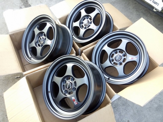 แม็กใหม่แกะกล่อง สปูนขอบ 15 กว้าง 7 ออฟ 35 ราคา 7500 บาท แม็กใหม่แกะกล่อง สปูนขอบ 15 กว้าง 7 ออฟ 35 ราคา 7500 บาท