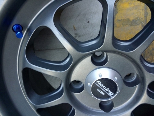 แม็กใหม่ขอบ 15 กว้าง 7 พร้อมยาง 195 55 15 แม็กใหม่ขอบ 15 กว้าง 7 พร้อมยาง 195 55 15