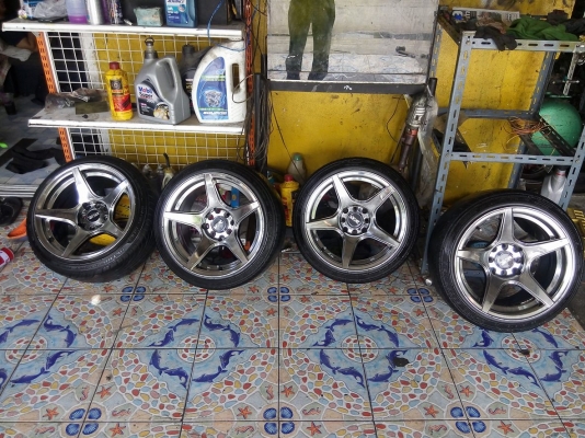 แม็ก 15 กว้าง 8.25 พร้อมยาง ปี 15 ราคา 8900 บาท