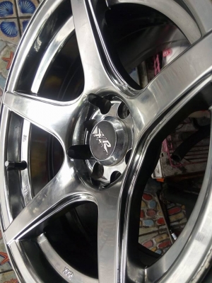 แม็ก 15 กว้าง 8.25 พร้อมยาง ปี 15 ราคา 8900 บาท แม็ก 15 กว้าง 8.25 พร้อมยาง ปี 15 ราคา 8900 บาท