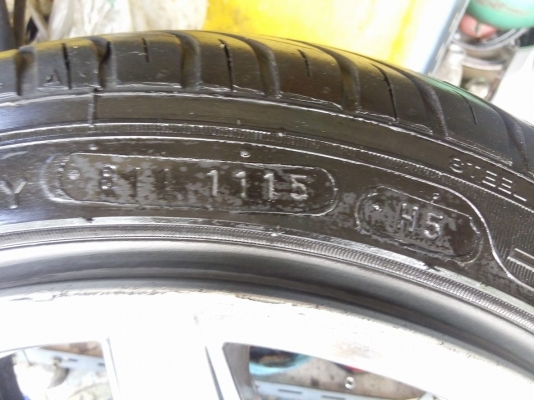 แม็ก 15 กว้าง 8.25 พร้อมยาง ปี 15 ราคา 8900 บาท แม็ก 15 กว้าง 8.25 พร้อมยาง ปี 15 ราคา 8900 บาท