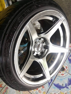 แม็ก 15 กว้าง 8.25 พร้อมยาง ปี 15 ราคา 8900 บาท แม็ก 15 กว้าง 8.25 พร้อมยาง ปี 15 ราคา 8900 บาท