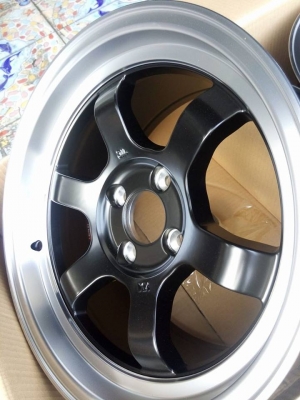 แม็กใหม่แกะกล่องลาย te37 ขอบ 15 กว้าง 8 ราคา 4 วง 8500 บาท แม็กใหม่แกะกล่องลาย te37 ขอบ 15 กว้าง 8 ราคา 4 วง 8500 บาท