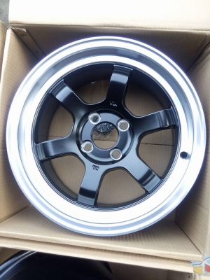 แม็กใหม่แกะกล่องลาย te37 ขอบ 15 กว้าง 8 ราคา 4 วง 8500 บาท แม็กใหม่แกะกล่องลาย te37 ขอบ 15 กว้าง 8 ราคา 4 วง 8500 บาท