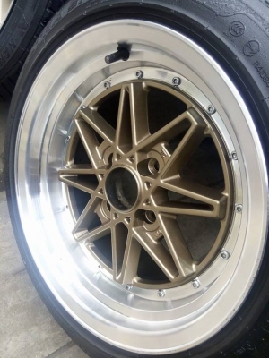 แม็กอีควิป 15 กว้าง 8 สภาพดีสีสวย เงาๆ พร้อมยาง 9400 บาท แม็กอีควิป 15 กว้าง 8 สภาพดีสีสวย เงาๆ พร้อมยาง 9400 บาท