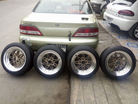 แม็กอีควิป 15 กว้าง 8 สภาพดีสีสวย เงาๆ พร้อมยาง 9400 บาท