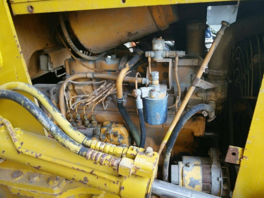 ขายรถแทรคเตอร์ KOMATSU D31P ตีนเป็ด สไลด์ใบมีดได้ 8 ทิศทาง ราคา 165000