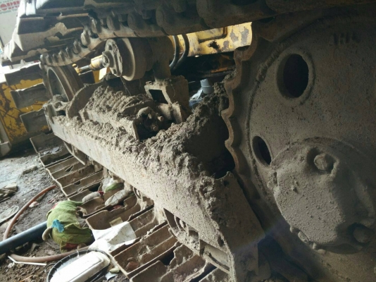 ขายรถแทรคเตอร์ KOMATSU D31P ตีนเป็ด สไลด์ใบมีดได้ 8 ทิศทาง ราคา 165000