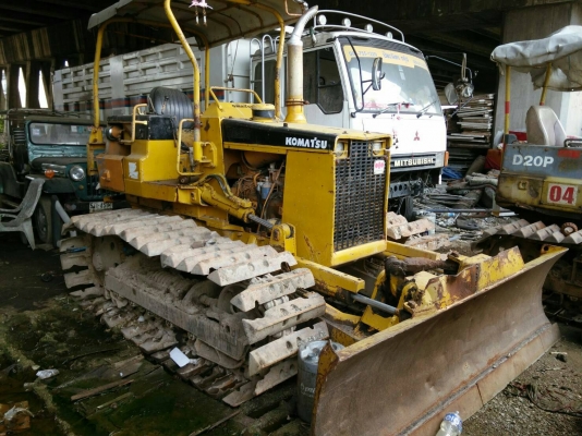 ขายรถแทรคเตอร์ KOMATSU D31P ตีนเป็ด สไลด์ใบมีดได้ 8 ทิศทาง ราคา 165000