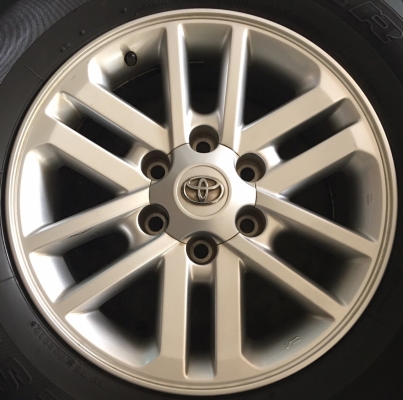 แม็ก Toyota Fortuner พร้อมยาง 265-65-17 ปี 12 แม็ก Toyota Fortuner พร้อมยาง 265-65-17 ปี 12