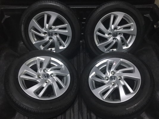 แม็กป้ายแดง Honda Jazz พร้อมยาง 175-65-15 Bridgestone
