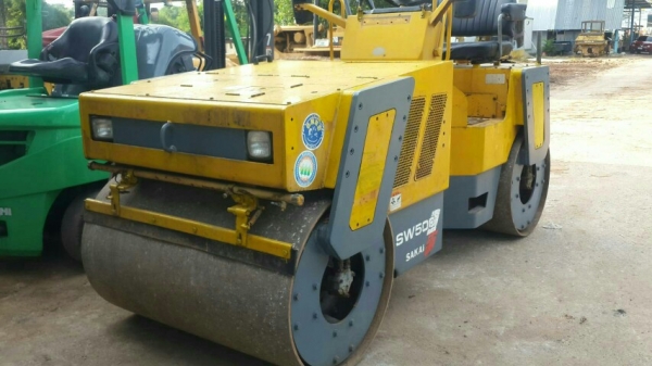 รถบดsakai sw500