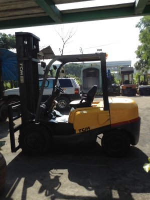+++ ขายโฟล์คลิฟท์  T.C.M. FD30  ขนาด  3  ตัน  เครื่องยนต์ดีเซล  เสา  4  เมตร  เกียร์ออโตเมติค  ยางตันครับ