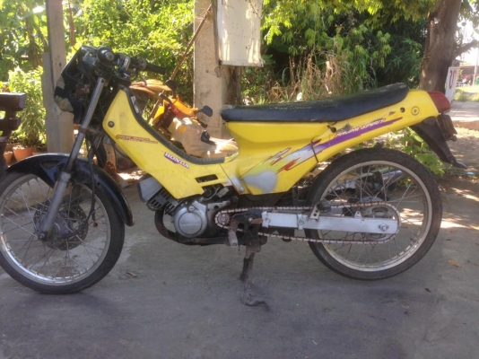 โนวา 5เกียร์ . มีทะเบียนโอน. ภาษีขาดเกิน3ปี.  ราคา 2900