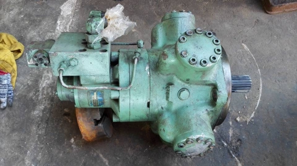 ** SOLD ** มอเตอร์ปั้มไฮดรอลิคห้าดาวญี่ปุ่น KAWASAKI Made in JAPAN สภาพสวยสดใหม่น้ำมันใสๆพร้อมใช้งาน