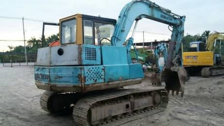 KOMATSU PC 60-5 KOMATSU PC 60-5