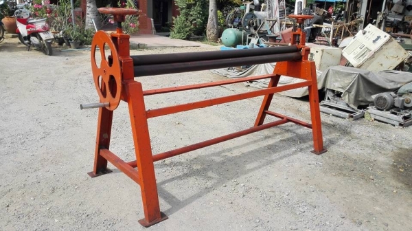 ** SOLD ** แท่นม้วนมือหมุน ขนาด 5 ฟุต 150 cm ม้วนสังกะสี/อลูมิเนียม/เหล็กบาง เอางานมาเทสได้