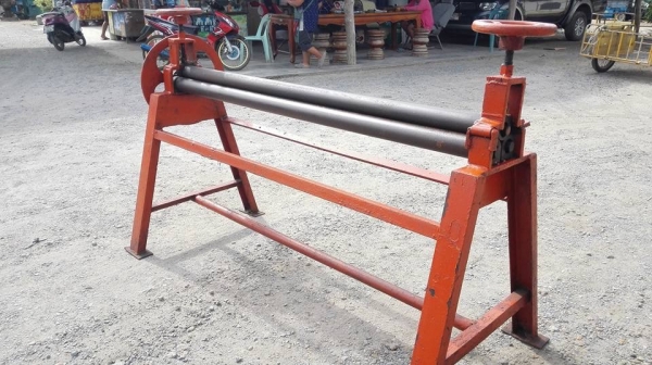 ** SOLD ** แท่นม้วนมือหมุน ขนาด 5 ฟุต 150 cm ม้วนสังกะสี/อลูมิเนียม/เหล็กบาง เอางานมาเทสได้