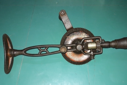 ขายสว่านมือหมุนตราตาMade in Germany.งานเก่ามือสอง