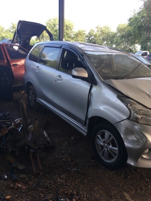 ซากอเเวนซ่าออโต้ 1500 ถอดขายอะไหลเท่านั้นเเยกขายทั้งหมดมีหลายรุ่นเก๋งเเละกระบะ