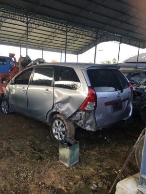 ซากอเเวนซ่าออโต้ 1500 ถอดขายอะไหลเท่านั้นเเยกขายทั้งหมดมีหลายรุ่นเก๋งเเละกระบะ