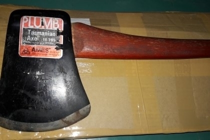ขายขวานพลัมเมกางายเก่าเก็บ PLUMB AXE Tasmanian Made in USA.