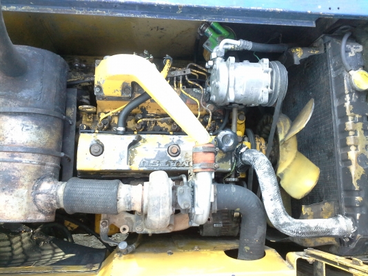 ขายรถแบคโฮ .KOMATSU  PC 100-5  สภาพพร้อมใช้งานเครื่องดี ปั้มแรง ไฟฟ้าเต็ม ปั้มนี้วช่วงล่างเต็ม เจ้าของขายเองค่ะ ราคาถูกมาก