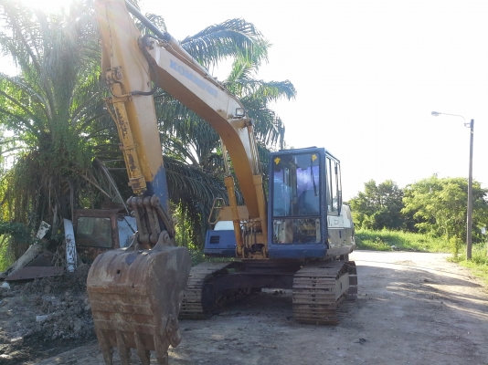 ขายรถแบคโฮ .KOMATSU  PC 100-5  สภาพพร้อมใช้งานเครื่องดี ปั้มแรง ไฟฟ้าเต็ม ปั้มนี้วช่วงล่างเต็ม เจ้าของขายเองค่ะ ราคาถูกมาก