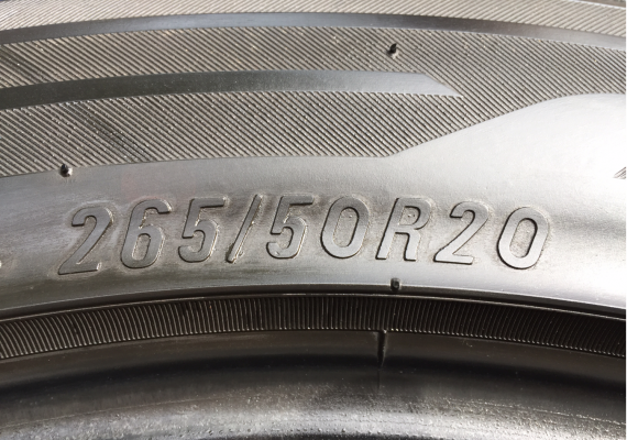 ยาง Maxxis 265 50 20 ปลายปี14 ดอกเต็ม เนื้อนิ่มๆ ราคาไม่แพง