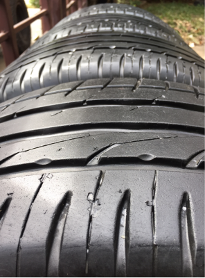 ยาง Maxxis 265 50 20 ปลายปี14 ดอกเต็ม เนื้อนิ่มๆ ราคาไม่แพง