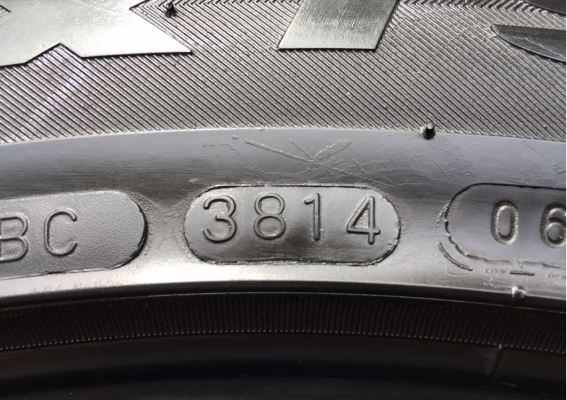 ยาง Maxxis 265 50 20 ปลายปี14 ดอกเต็ม เนื้อนิ่มๆ ราคาไม่แพง