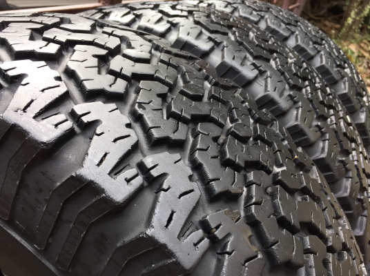 ยาง All BF Goodrich 265 75 16 กลางปี11 3เส้น ดอกเต็มยังพอมีหนวด ไม่มีปะ ราคาไม่แพง