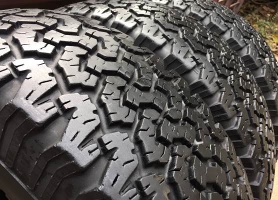 ยาง All BF Goodrich 265 75 16 กลางปี11 3เส้น ดอกเต็มยังพอมีหนวด ไม่มีปะ ราคาไม่แพง