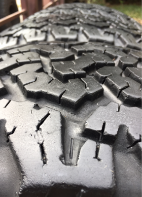 ยาง All BF Goodrich 265 75 16 กลางปี11 3เส้น ดอกเต็มยังพอมีหนวด ไม่มีปะ ราคาไม่แพง