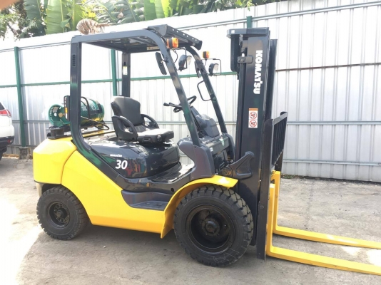 ขายโฟล์คลิฟ KOMATSU รุ่นล่าสุด 3ตัน 3 เมตร ออโต้ แก๊ส เครื่องเกียร์ดีมากๆๆ พร้อมใช้ 094-4267888 จะเด็ด 320,000 บาท