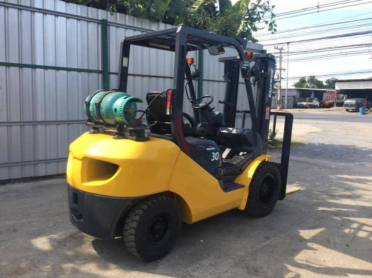 ขายโฟล์คลิฟ KOMATSU รุ่นล่าสุด 3ตัน 3 เมตร ออโต้ แก๊ส เครื่องเกียร์ดีมากๆๆ พร้อมใช้ 094-4267888 จะเด็ด 320,000 บาท