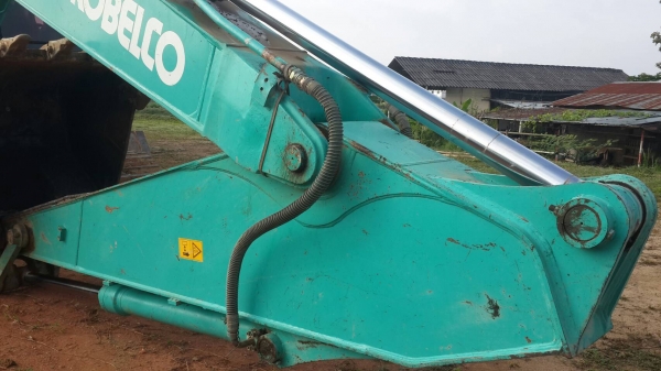 รถแบคโฮ KOBELCO SK200 M8 รถแบคโฮ KOBELCO SK200 M8