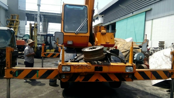 รถเครน TADANO KATO KOBELCO