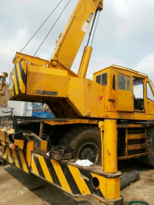 รถเครน TADANO KATO KOBELCO
